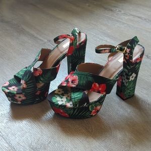 Patterned platform heels